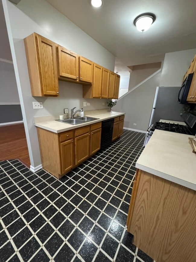 2267 Reflections Dr unit C1106, Aurora, IL 60502 - photo 3