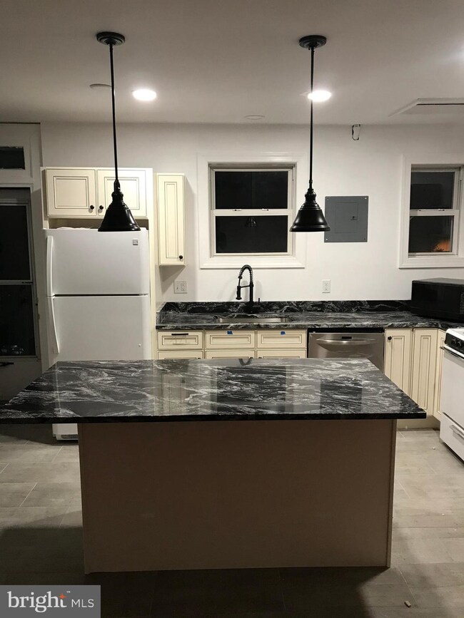 4103 Roland Ave, Baltimore, MD 21211 - photo 6