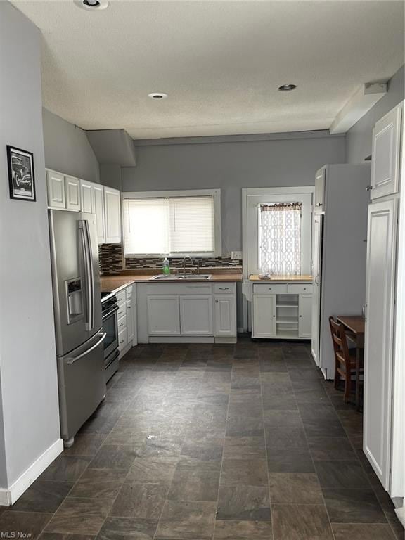 Kitchen with refrigerator, Dishwasher,stove