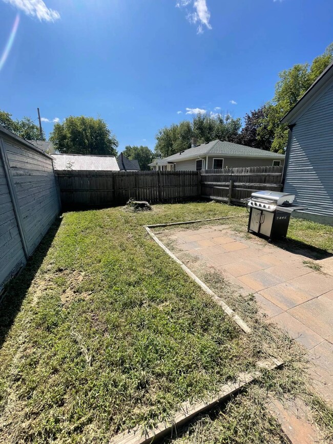 335 Windom St, Orchard, NE 68764 - photo 6