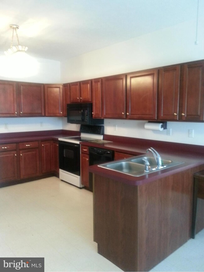 663 Doe Run Rd, Inwood, WV 25428 - photo 5