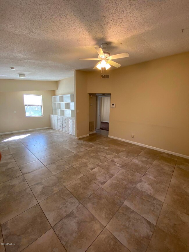 5610 Kimbrell Dr S, Jacksonville, FL 32210 - photo 4