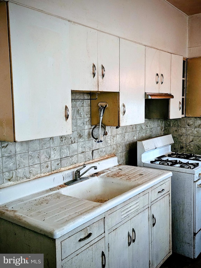 2028 Moore St, Philadelphia, PA 19145 - photo 5