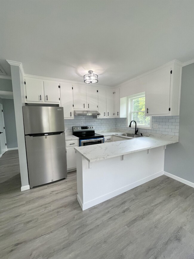 1319 Hodge St, Siler City, NC 27344 - photo 7