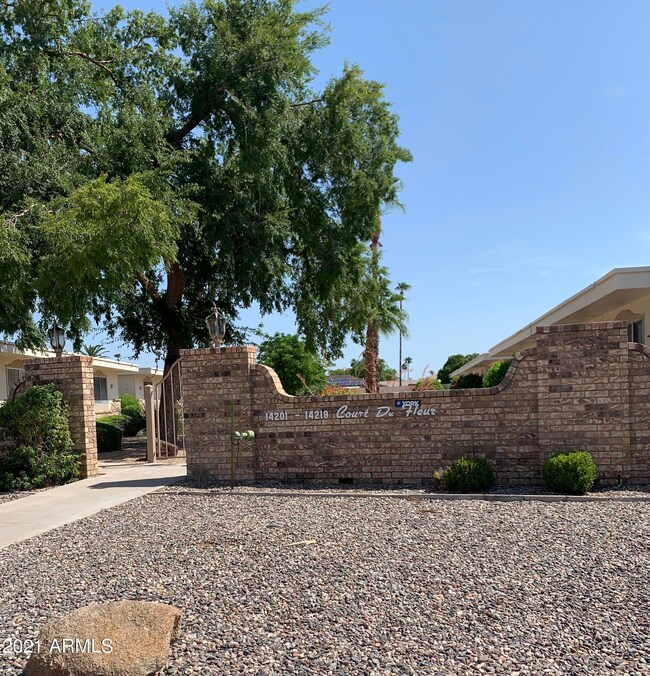 14207 N Palm Ridge Dr W unit 17H, Sun City, AZ 85351 - photo 2