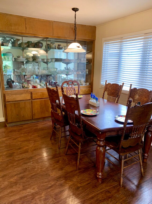 Spacious Dining Area