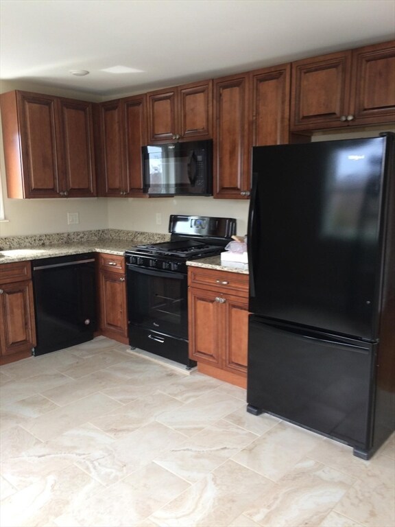 37 Loring Ave unit 2, Winchester, MA 01890 - photo 3