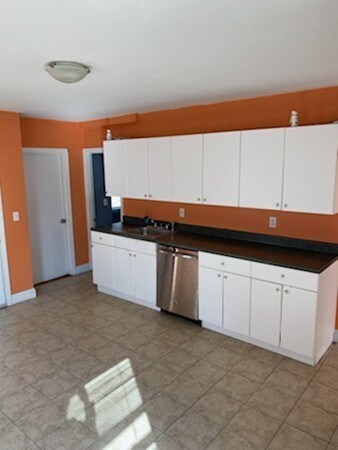 162 Canterbury St unit 1, Worcester, MA 01603 - photo 3