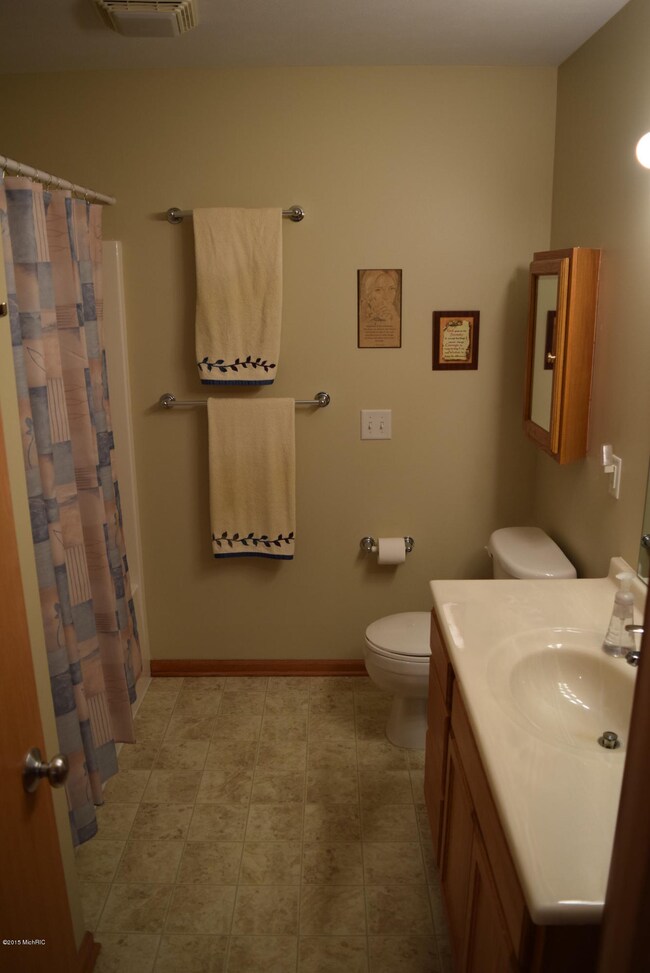 34 Brewer Park Cir unit 4, Grand Rapids, MI 49548 - photo 4