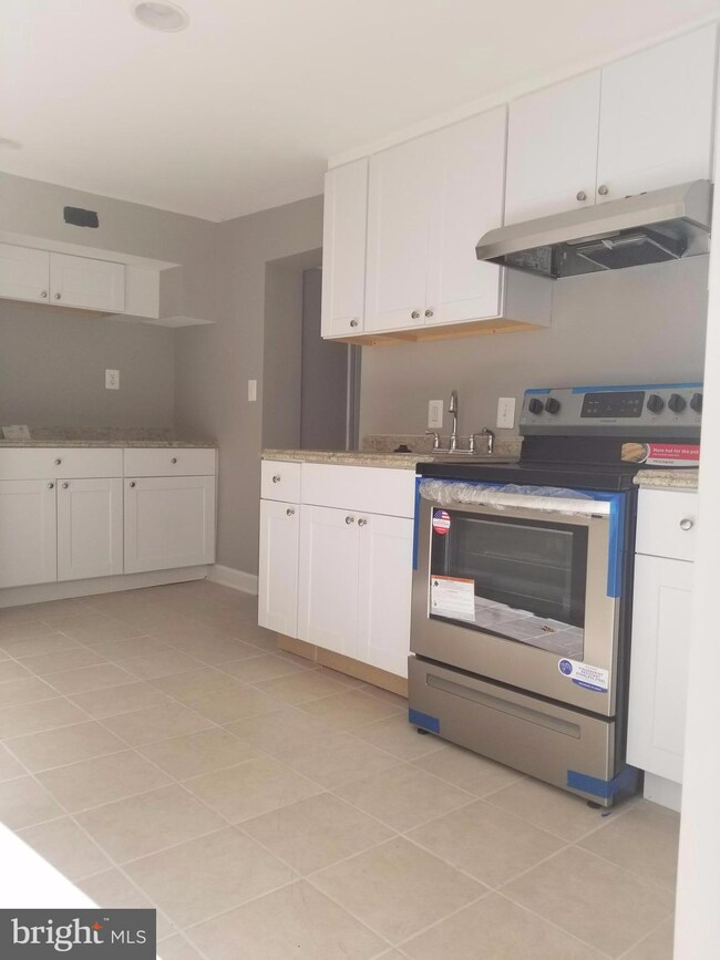 5423 Hunt Place NE, Washington, DC 20019 - photo 4