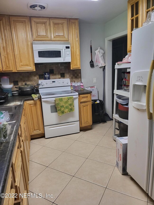 2529 Sam Rd, Jacksonville, FL 32216 - photo 4