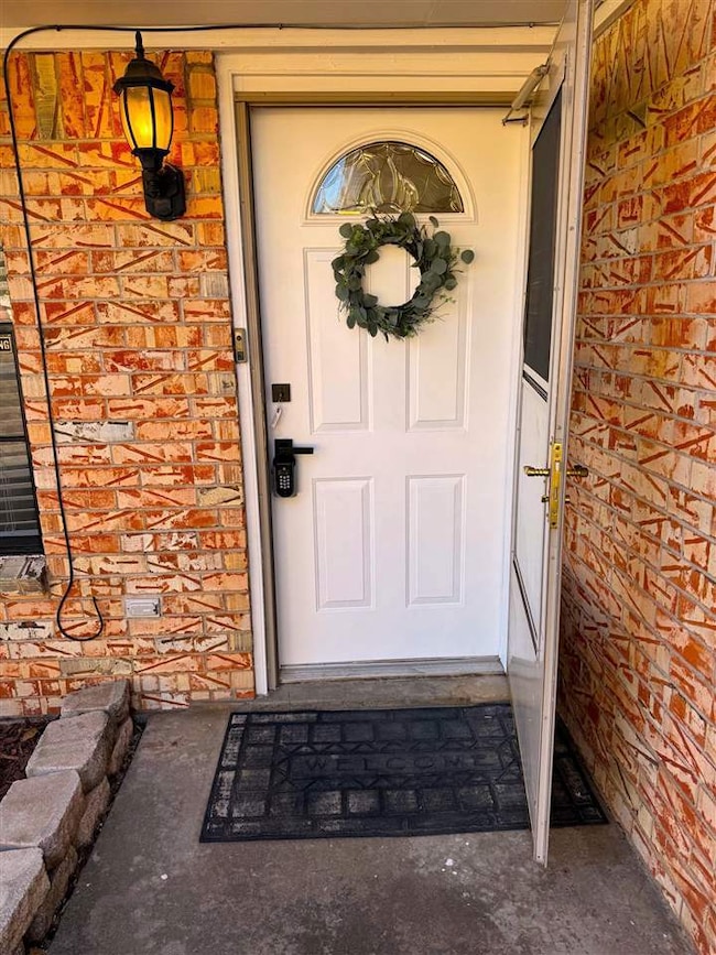 7610 NW Kingsbury Ave, Lawton, OK 73505 - photo 3