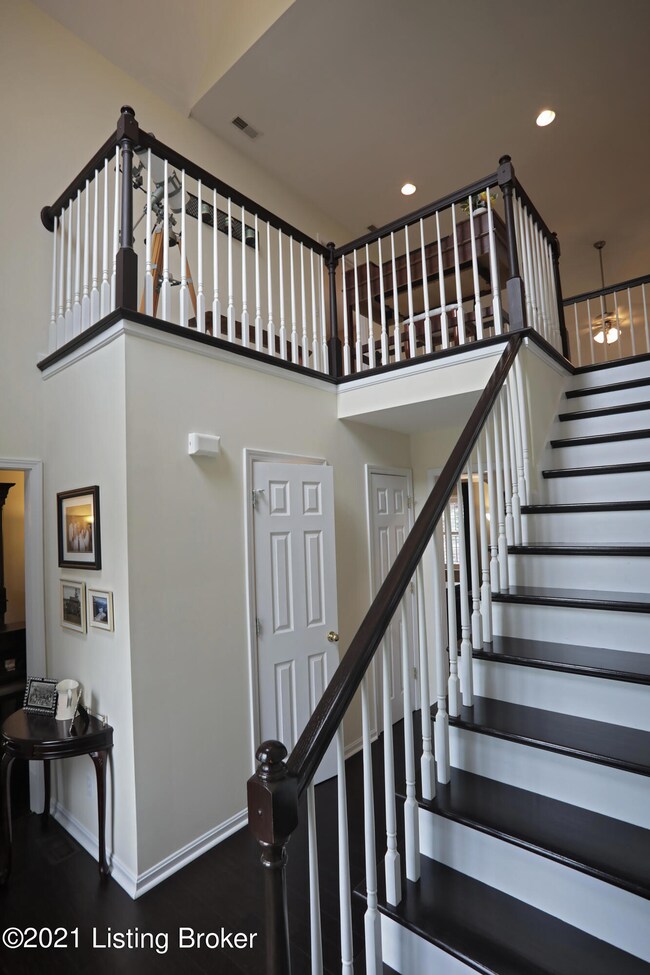 8617 Sanctuary Ln, Louisville, KY 40291 - photo 5