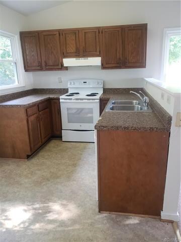 Kitchen. New laminate counter tops and stainless s