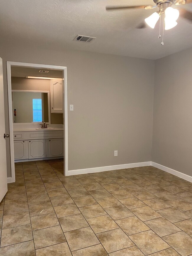 3503 Otterbury Dr, Houston, TX 77039 - photo 4