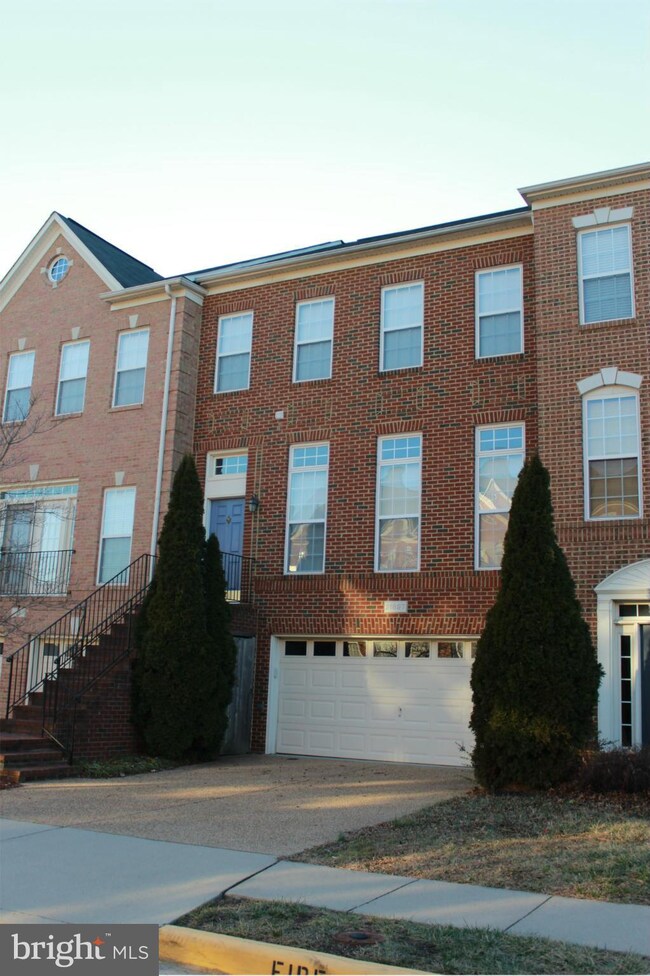 21897 Hawksbury Terrace, Broadlands, VA 20148 - photo 2