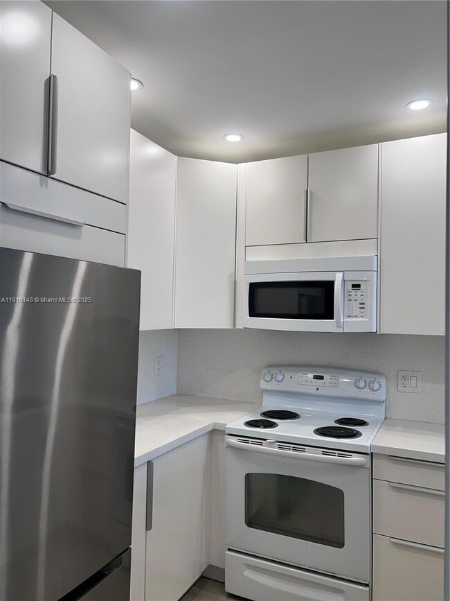 Lado Del Rio Condominiums unit 512, Pompano Beach, FL 33062 - photo 7