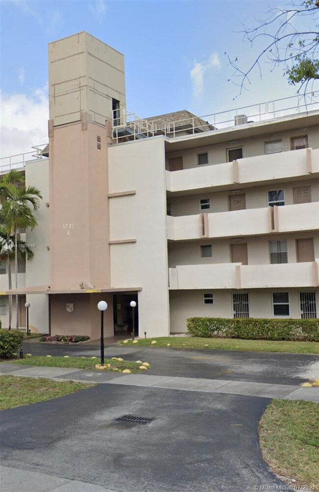 1701 NE 191st St unit A211, Miami, FL 33179 - photo 2