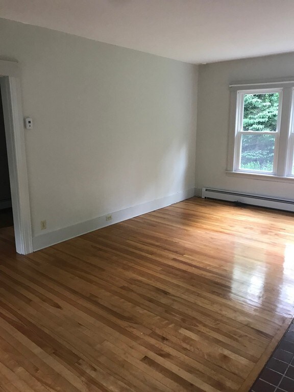 7 Fairview Ave unit 1, Rutland, MA 01543 - photo 4