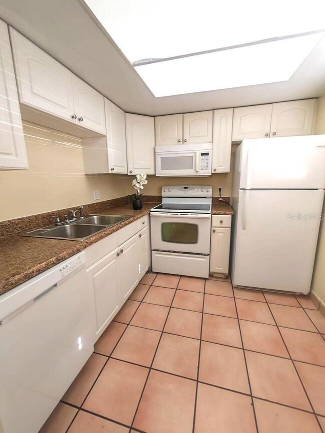 unlisted-address, Tampa, FL 33615 - photo 5