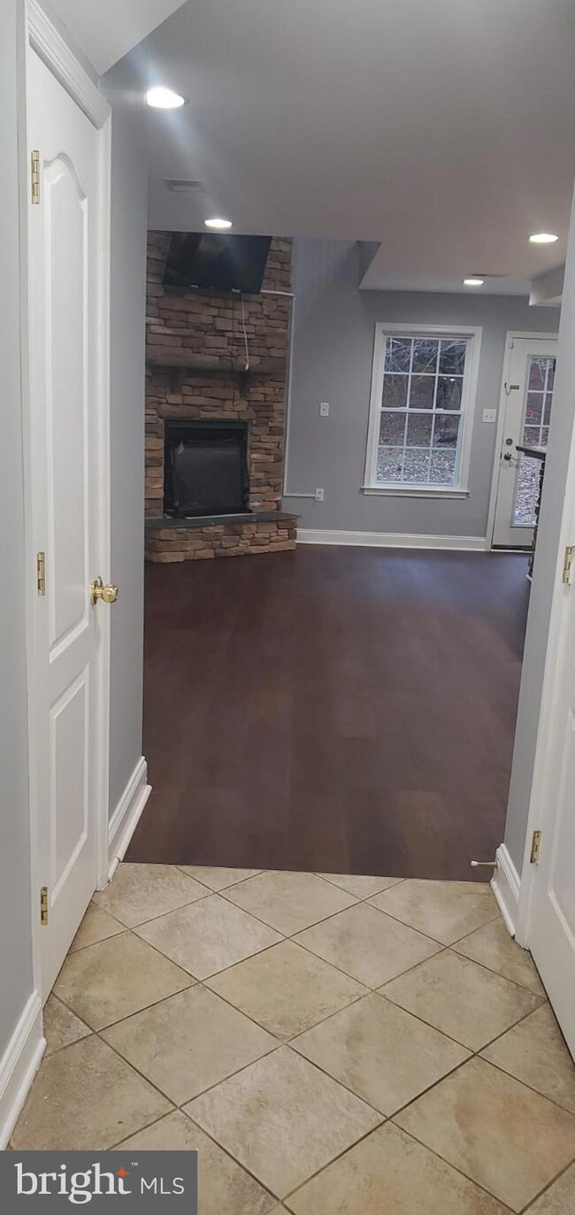 9108 Marlove Oaks Ln, Owings Mills, MD 21117 - photo 4