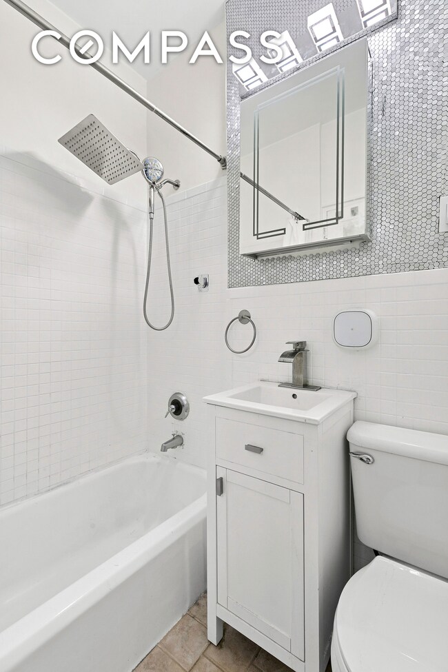 228 W 17th St unit 4B, New York, NY 10011 - photo 4