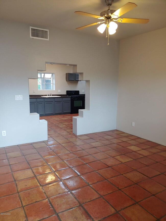 913 E Graybill Dr, Tucson, AZ 85719 - photo 2