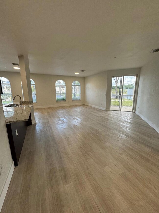 4381 SW 160th Ave unit 104, Miramar, FL 33027 - photo 4