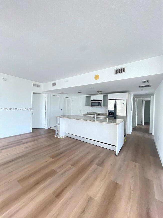 185 SW 7th St unit 2411, Miami, FL 33130 - photo 5