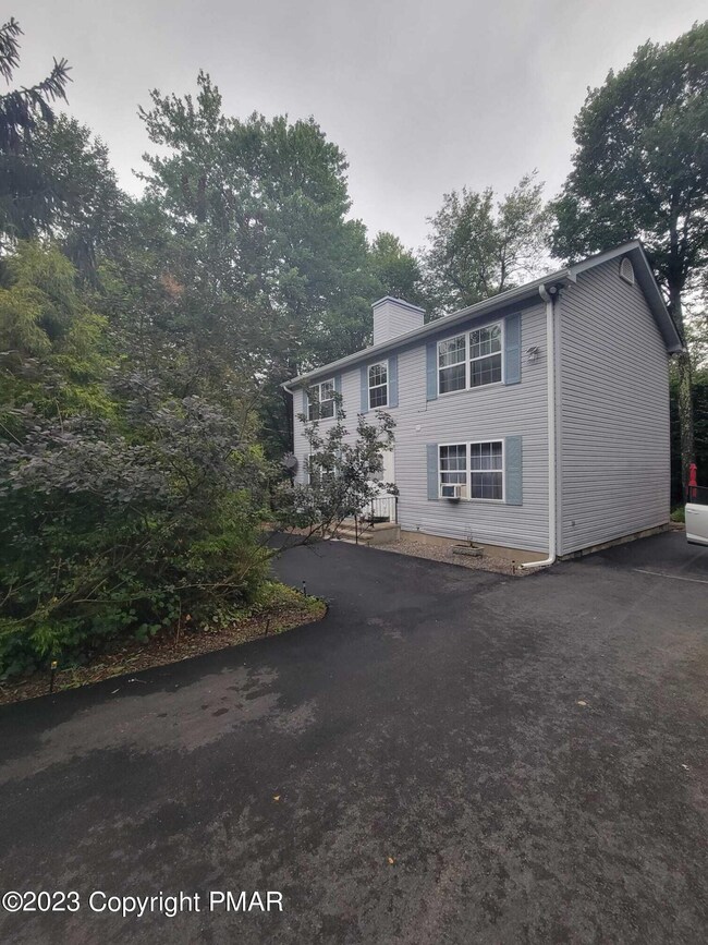 9853 Deerwood Dr, Tobyhanna, PA 18466 - photo 2