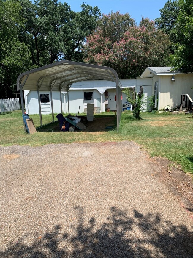 306 Epps St, Tomball, TX 77375 - photo 4