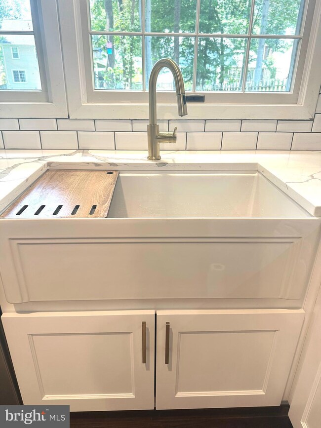 15518 Laurel Ridge Rd, Dumfries, VA 22025 - photo 7