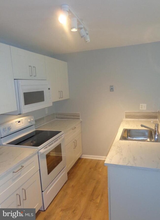 11415 Little Patuxent Pkwy unit 4-108, Columbia, MD 21044 - photo 4