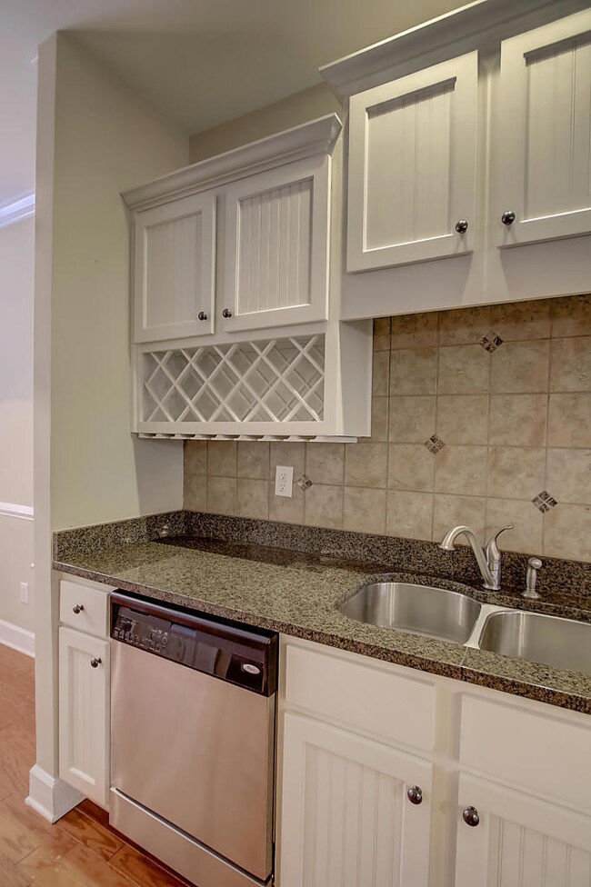 2417 Kings Gate (32)0032