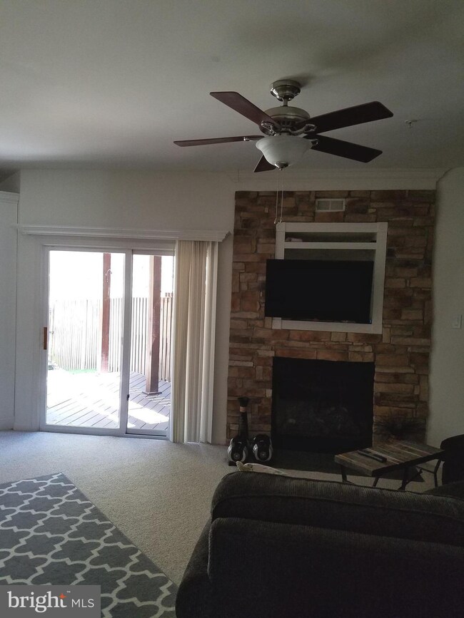 2555 Vireo Ct, Odenton, MD 21113 - photo 7