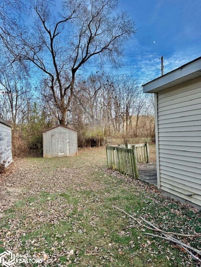 306 Prairie St, West Burlington, IA 52655 - photo 3