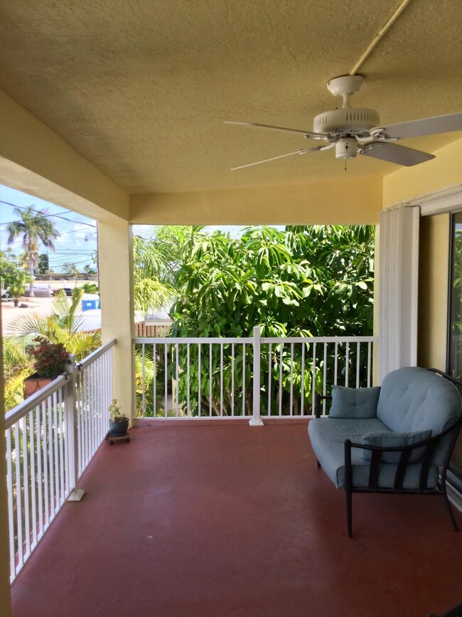 Streetside Porch 2