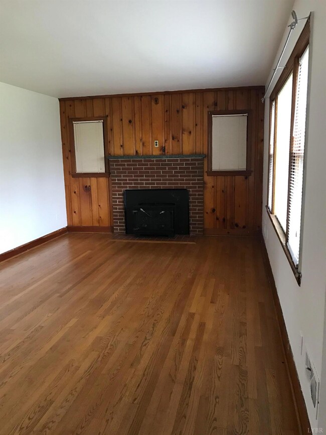 152 Grove Ave, Madison Heights, VA 24572 - photo 3