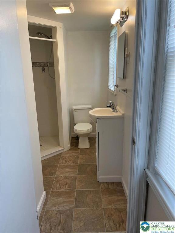 5669 E Texas Rd unit 1, MacUngie, PA 18062 - photo 4