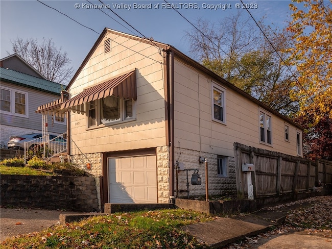 212 Central Ave Charleston WV 25303 MLS 267717 Homes Com   212 Central Ave Charleston Wv Buildingphoto 3 