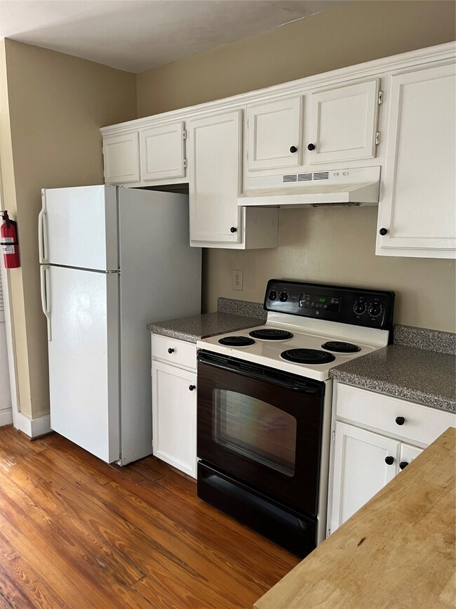 931 Fugate St, Houston, TX 77009 - photo 7