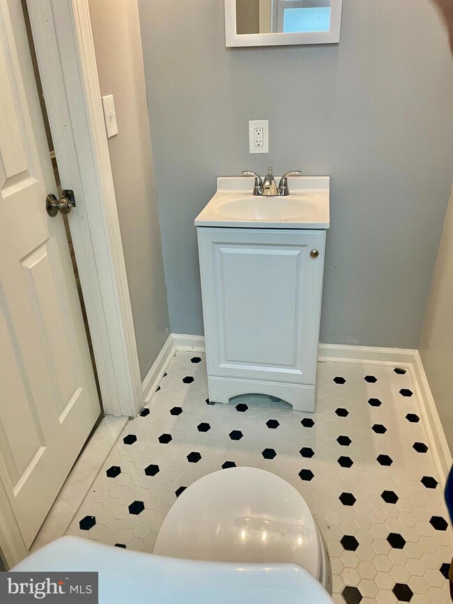 924 Maple Terrace, Darby, PA 19023 - photo 7