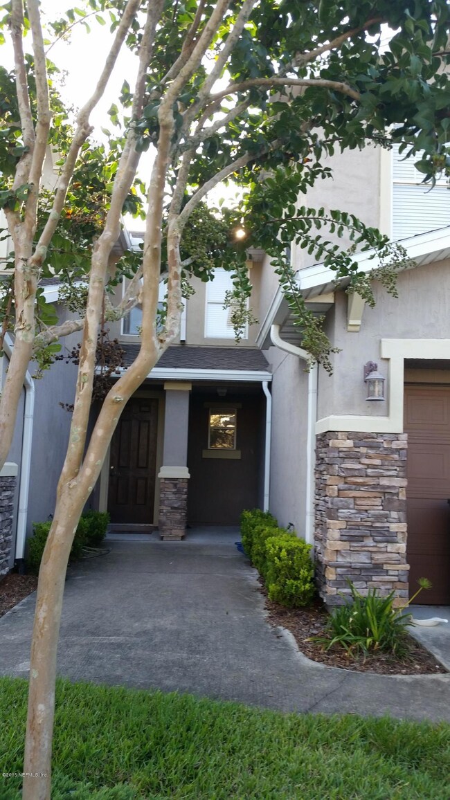 2380 Red Moon Dr, Jacksonville, FL 32216 - photo 2