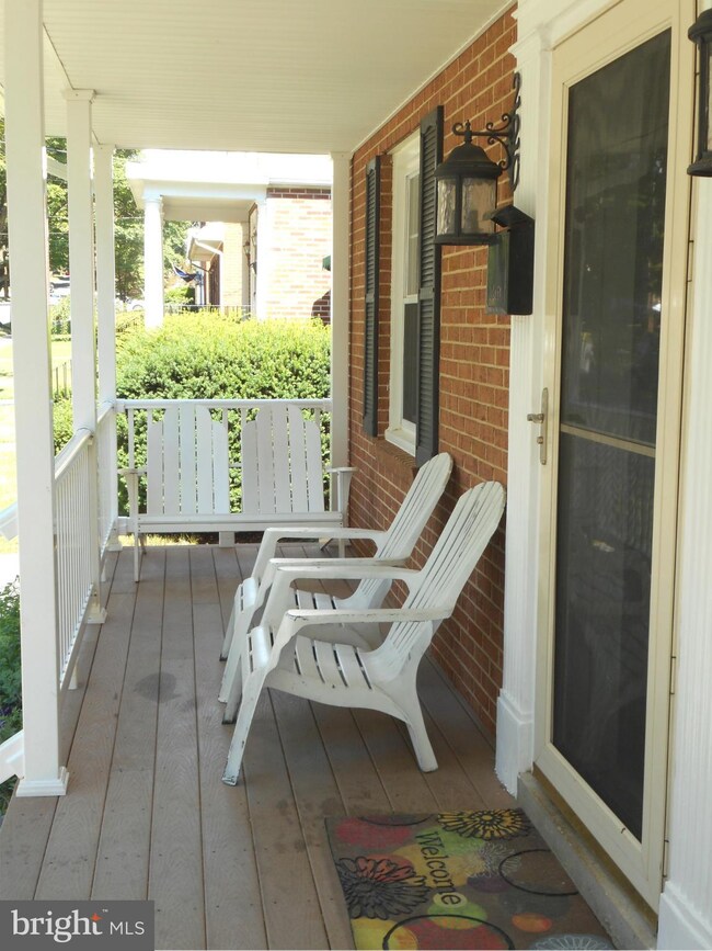 220 Sheridan Ave, Winchester, VA 22601 - photo 3