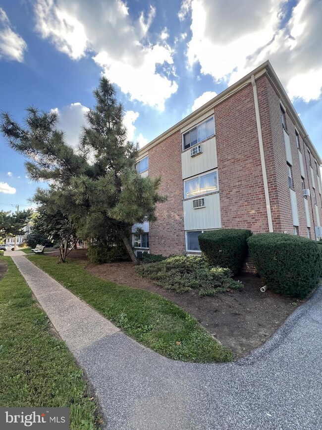 8125 W Chester Pike unit C5, Upper Darby, PA 19082 - photo 7