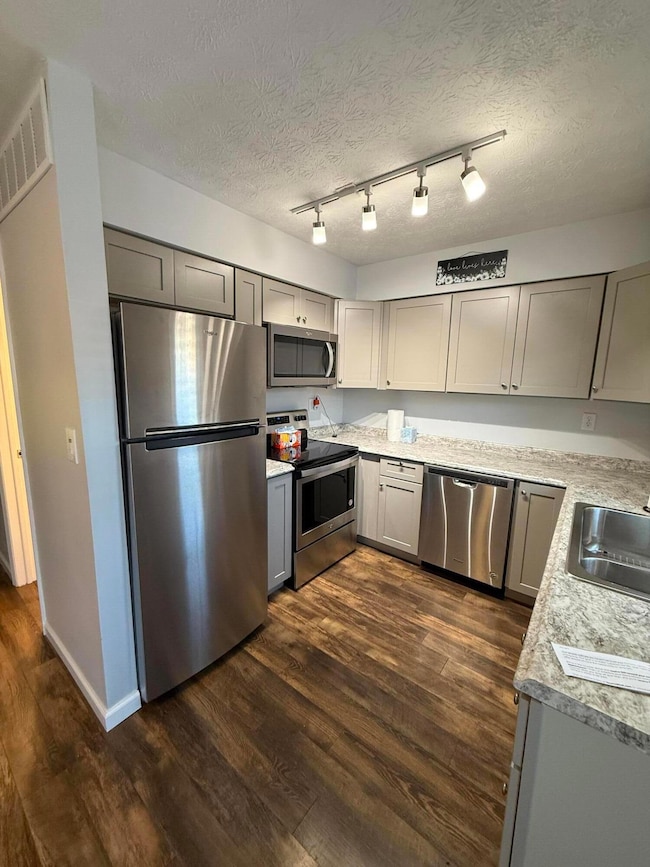 542 Clairbrook Ave unit 11, Columbus, OH 43228 - photo 5