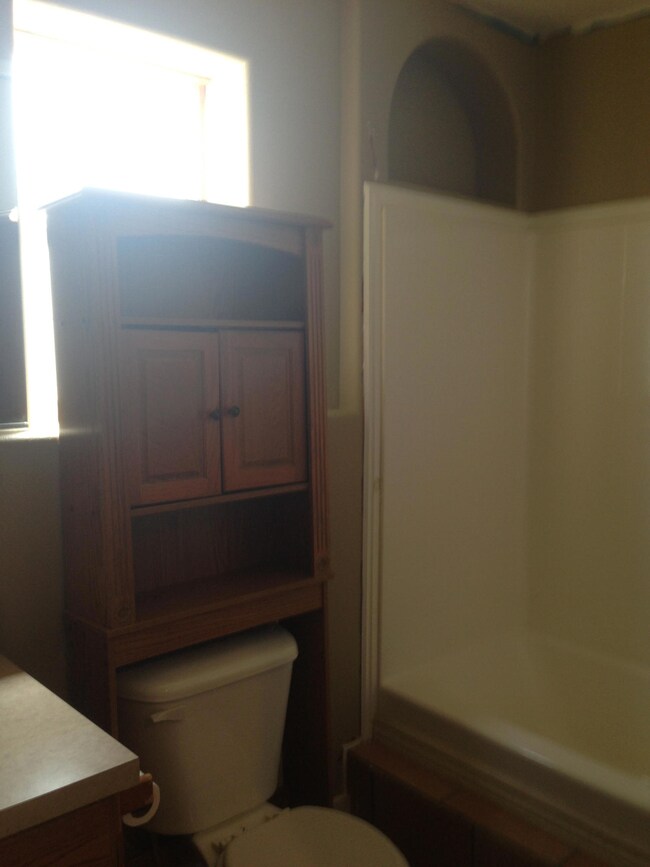 2nd bathroom