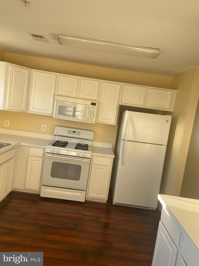 23424 Rainbow Arch Dr, Clarksburg, MD 20871 - photo 3