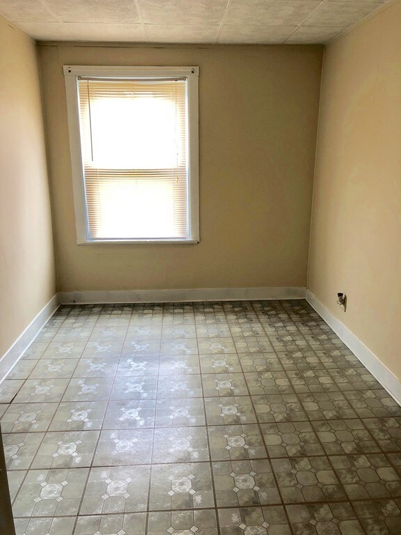 1253 N High St unit 1, Fall River, MA 02720 - photo 3