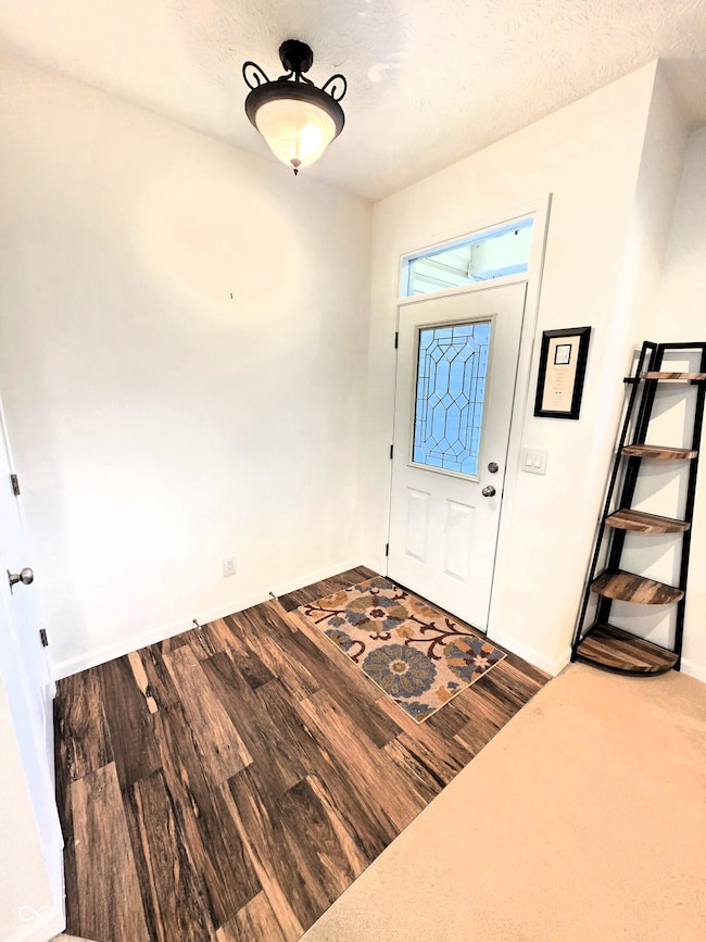 1056 Woodfield Ct, Greenwood, IN 46143 - photo 2